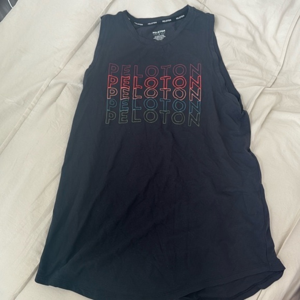 Peloton workout shirt size medium